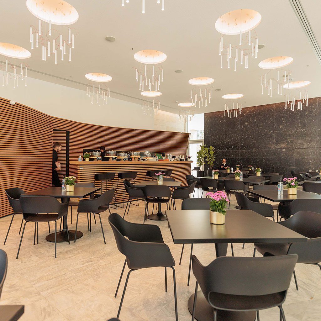 Peristylion Cafe στο Ωδείο Αθηνών - καφές, πρωινό, ελαφρύ γεύμα, σαλάτα
