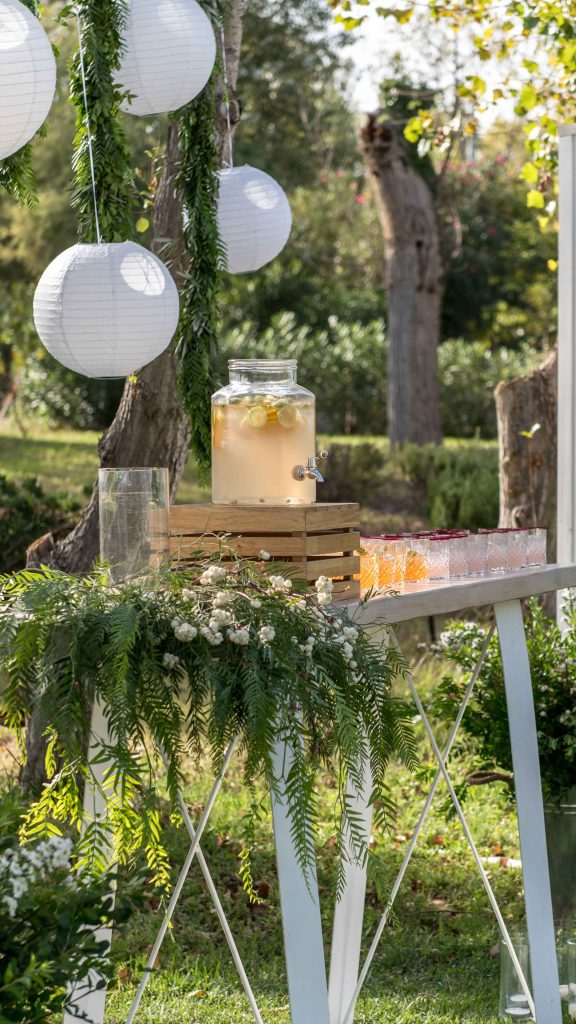 Έξω από την Εκκλησία - Κέρασμα - Refreshments Stand - Lemonade Stand