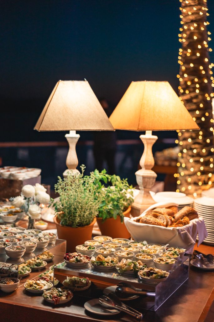 ΥΠΗΡΕΣΙΕΣ-CATERING-ΓΙΑ-ΓΑΜΟΥΣ-ΚΟΡΥΦΑΙΟΥ-ΕΠΙΠΕΔΟΥ—ART-DE-LA-TABLE